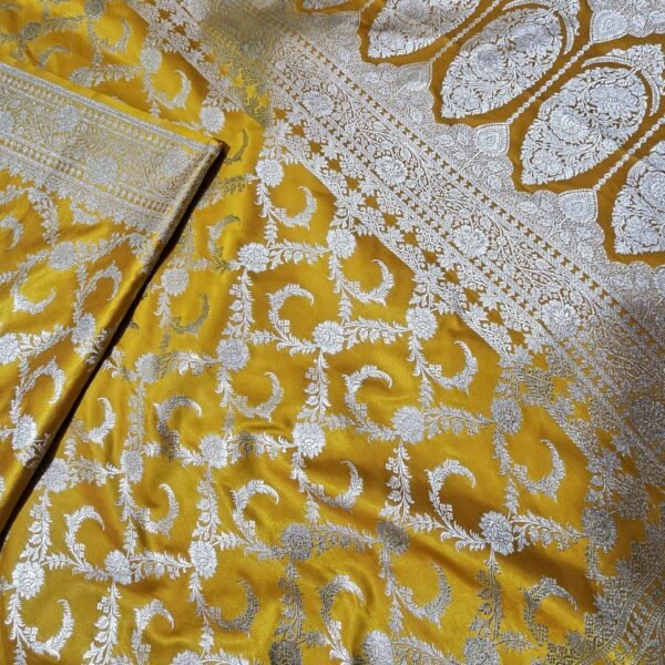 Bright Gold Minakari Mashru Silk Banarasi Saree