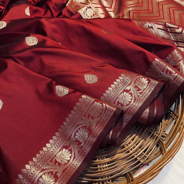 CHOCOLATY BROWN BANARASI SOFT SILK STRAWBERRY SAREE