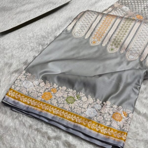 Noor-e-Grey Royale – Banarasi Floral Minakari Skirt Border Mashru Silk Sare
