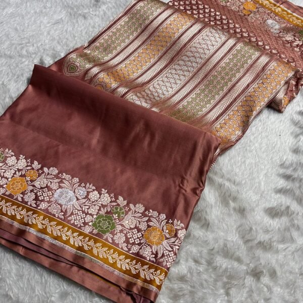 Gul-e-Mauve Royale – Floral Minakari Skirt Border Mashru Silk Saree