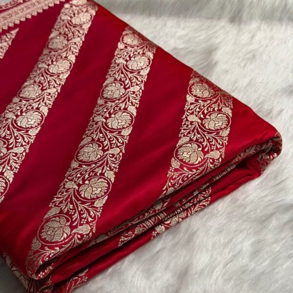 Rang-e-Ruby Royale – Banarasi Cross Pattern Floral Mashru Silk Saree